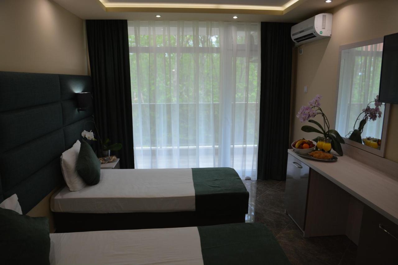 Hotel Neva คีตาน ภายนอก รูปภาพ