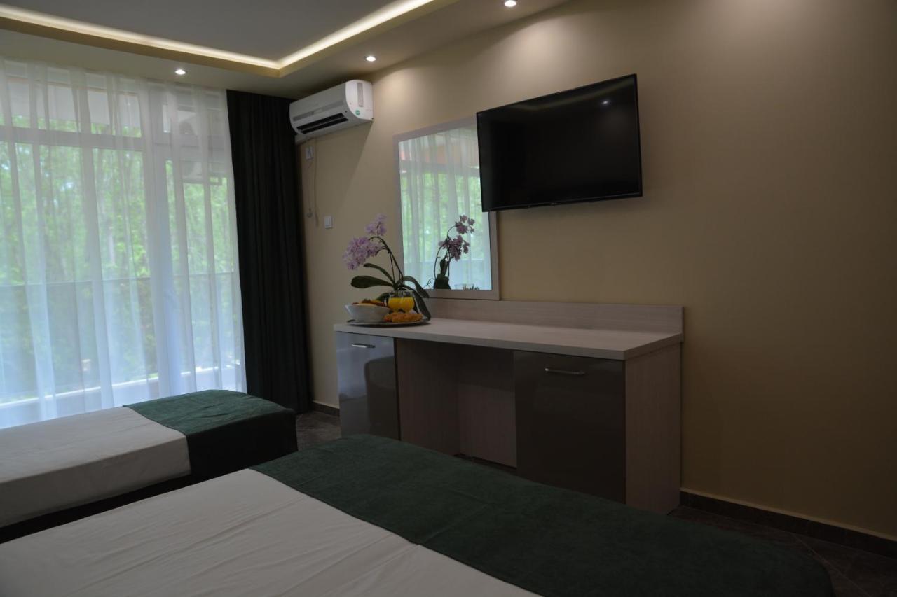 Hotel Neva คีตาน ภายนอก รูปภาพ