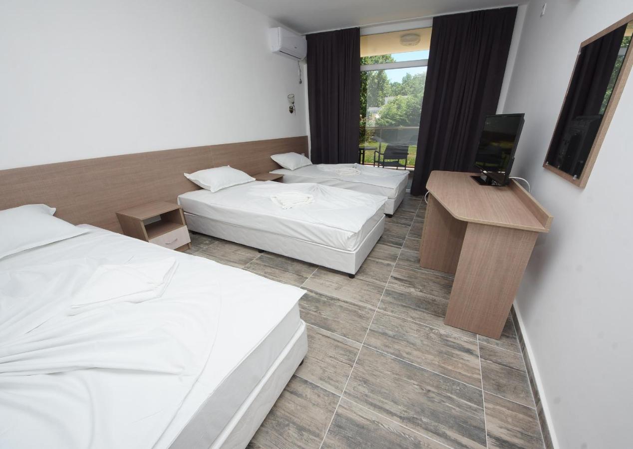 Hotel Neva คีตาน ภายนอก รูปภาพ