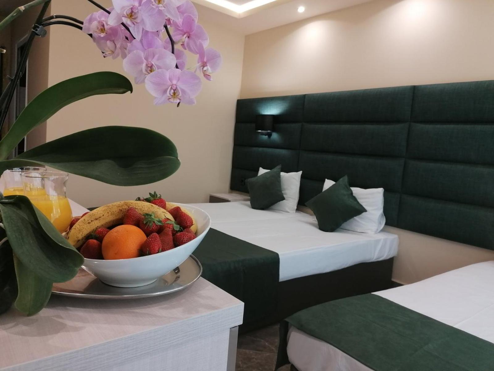 Hotel Neva คีตาน ภายนอก รูปภาพ