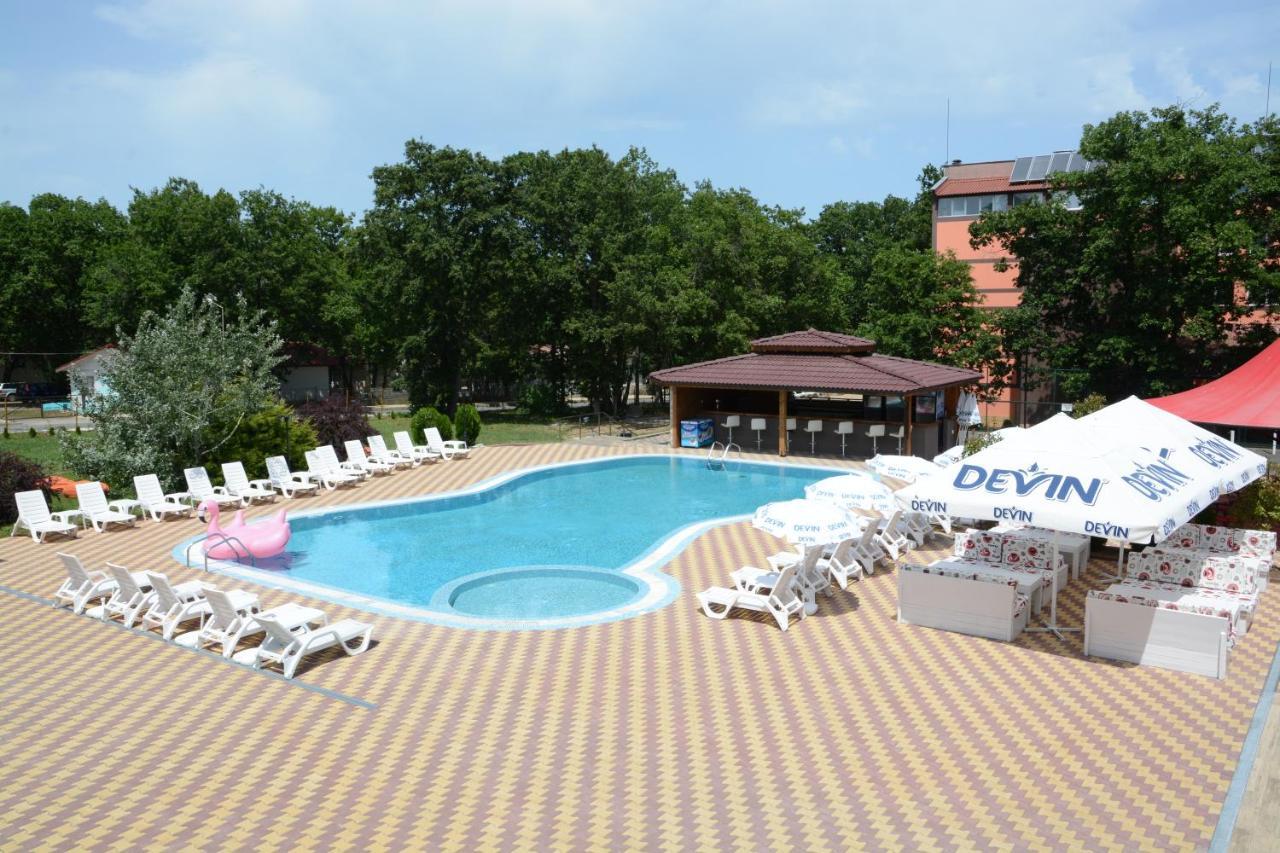 Hotel Neva คีตาน ภายนอก รูปภาพ