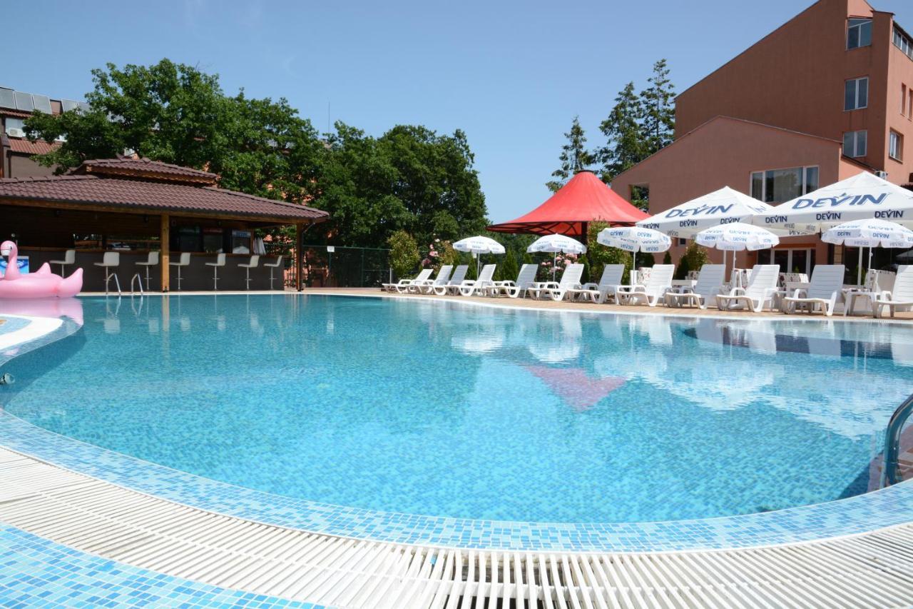 Hotel Neva คีตาน ภายนอก รูปภาพ