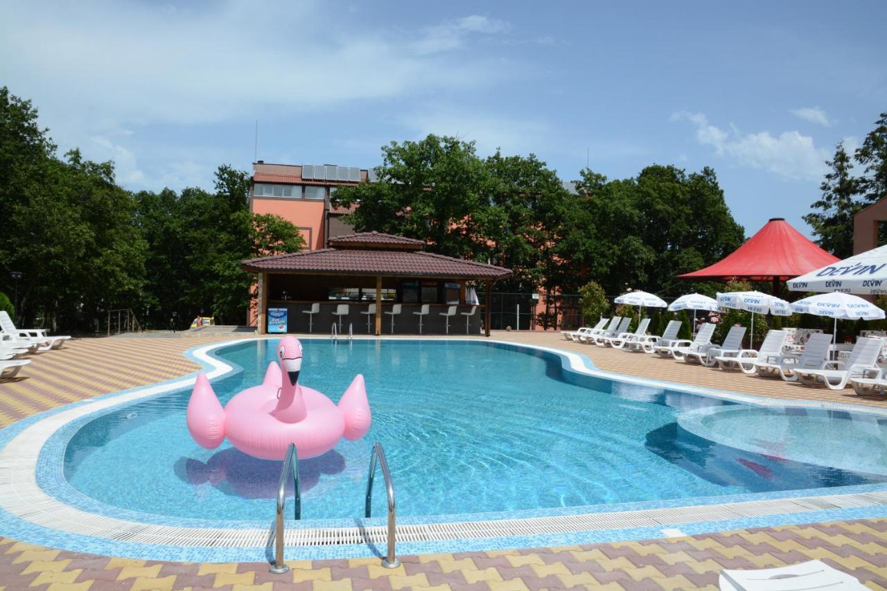 Hotel Neva คีตาน ภายนอก รูปภาพ