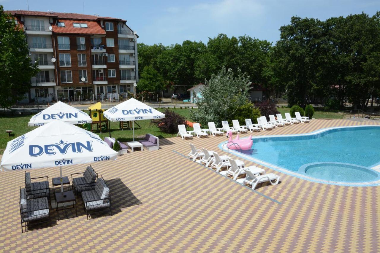 Hotel Neva คีตาน ภายนอก รูปภาพ